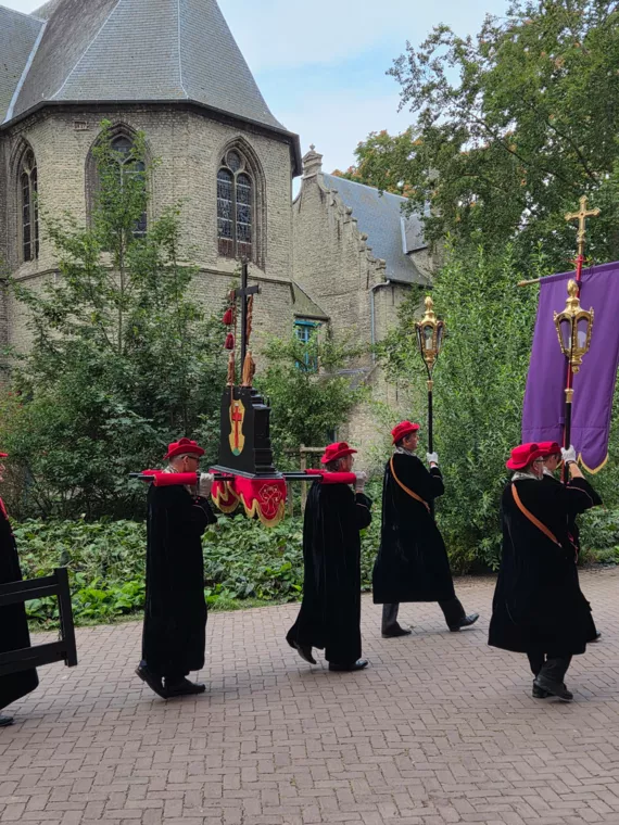 250727 calvariekruis 1 -  - Programma Boetprocessiezondag